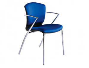 SILLA ROCADA CONFIDENTE ESTRUCTURA CROMADA CON BRAZOS TAPIZADA EN TELA INGNIFUGA COLOR AZUL 52X82X56 CM