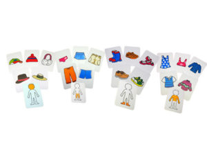 JUEGO TARJETAS HENBEA ROPA PLASTICO FLEXIBLE 12X8.5 CM SET 20 UNIDADES